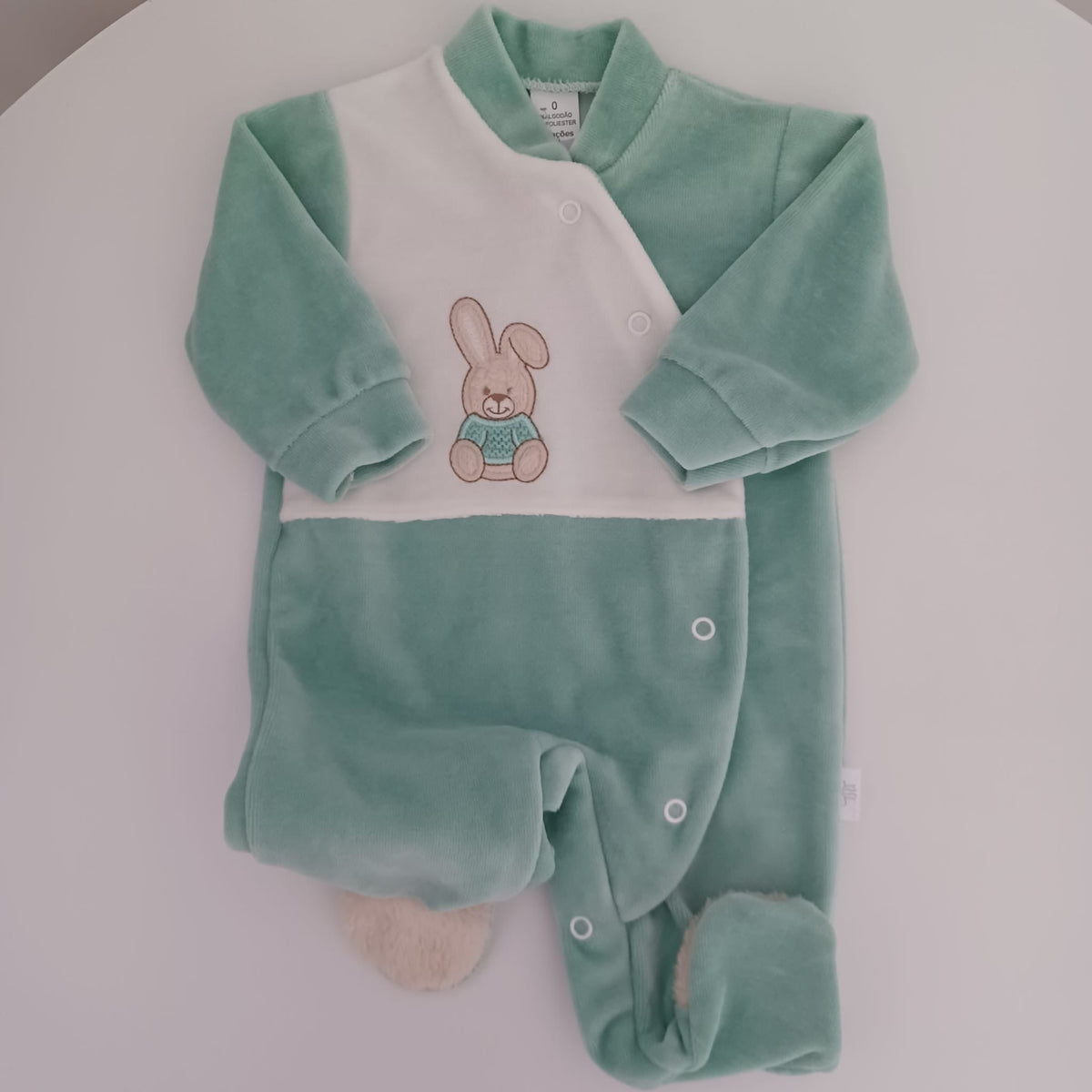 Babygrow do coelhinho de pêlo