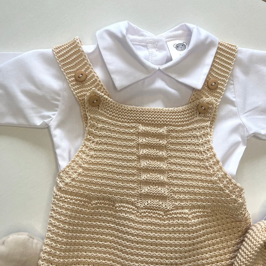 Jardineira sem pés com blusa simples