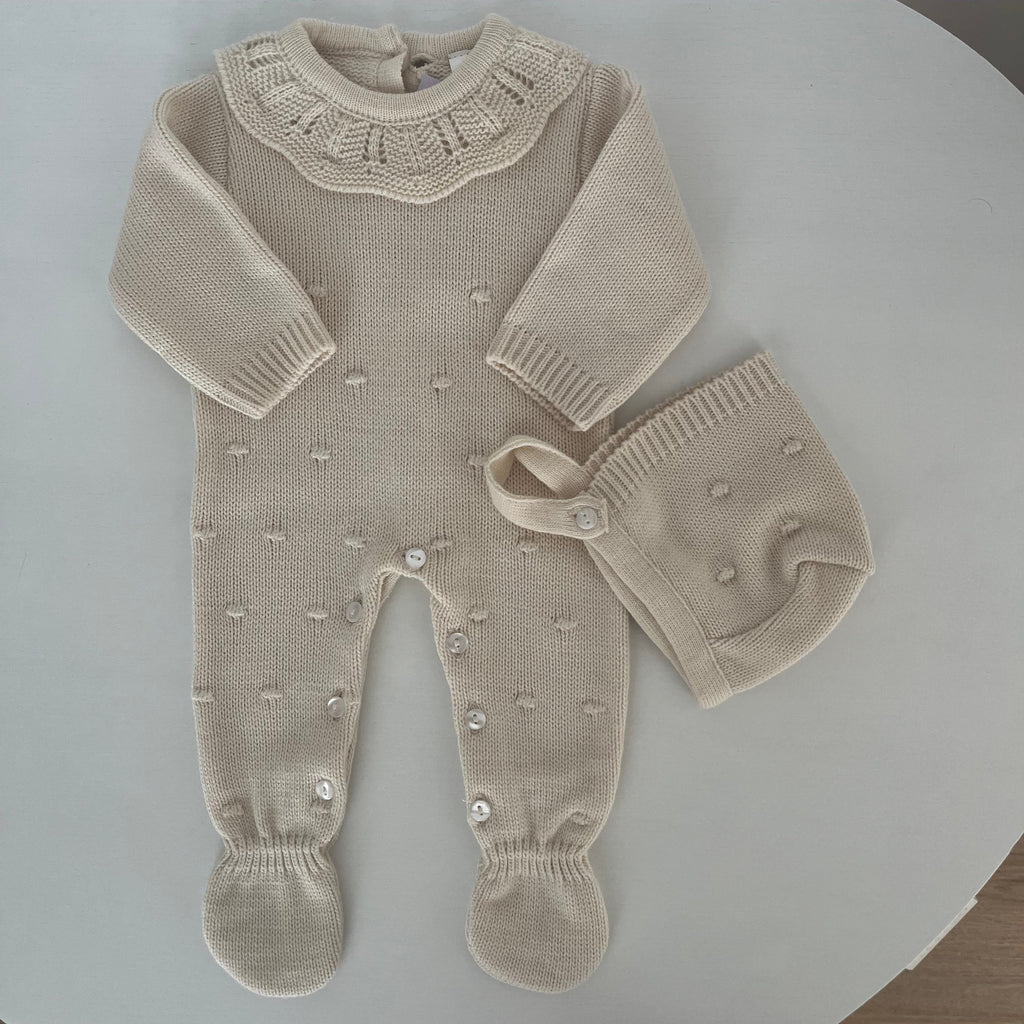 Conjunto saída de maternidade do pompom com gola