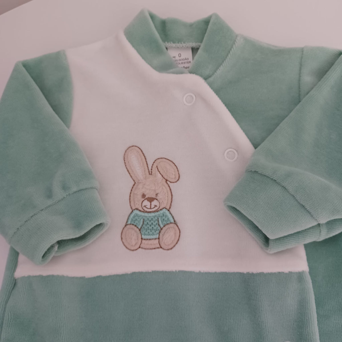 Babygrow do coelhinho de pêlo