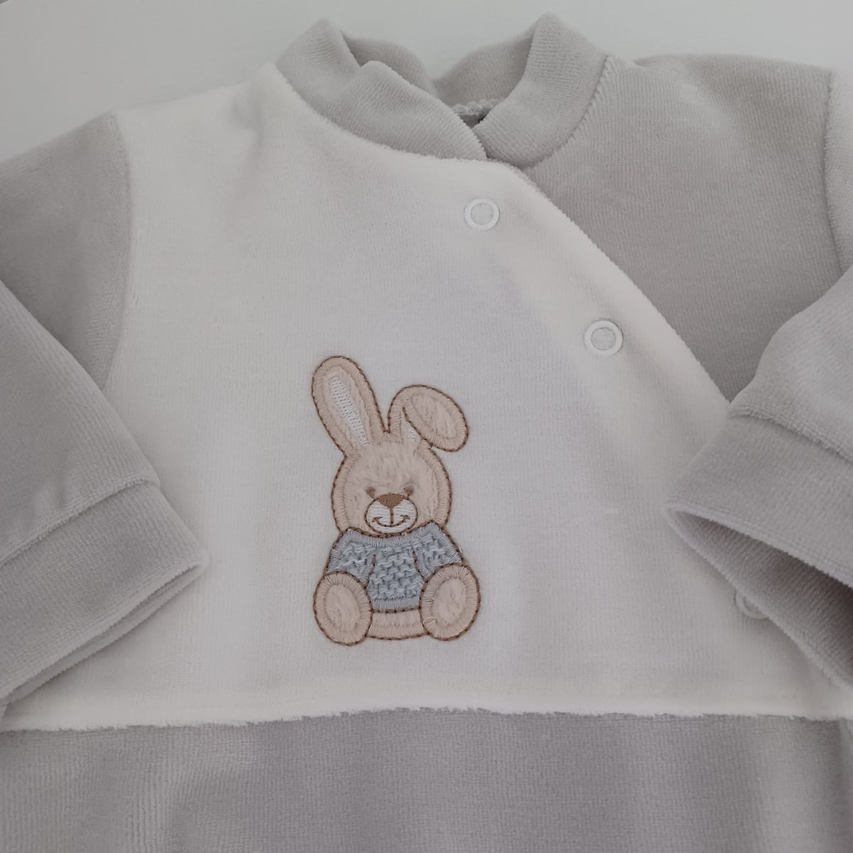 Babygrow dos coelhinho com pêlo
