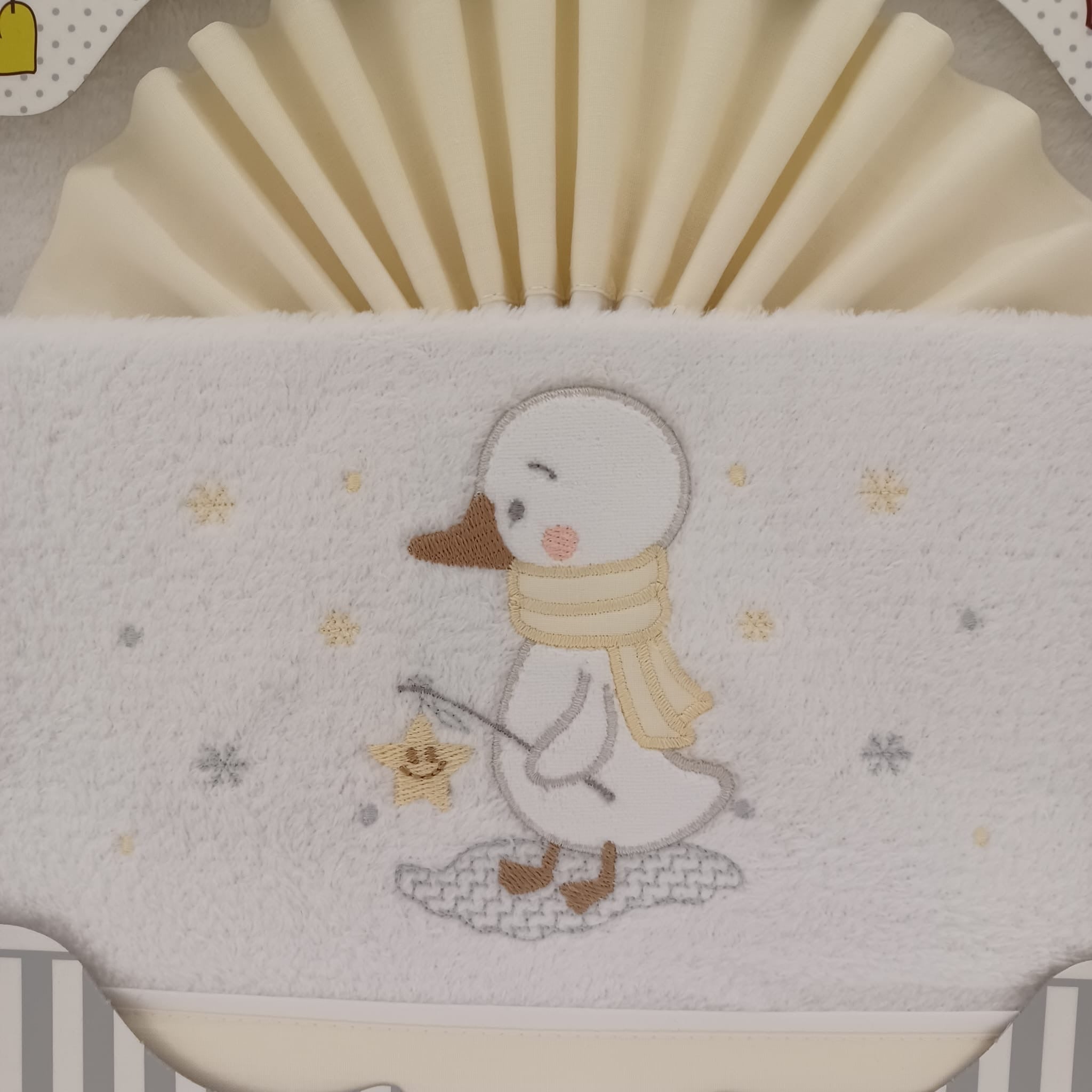 Lençóis de coralina do ratinho para berço